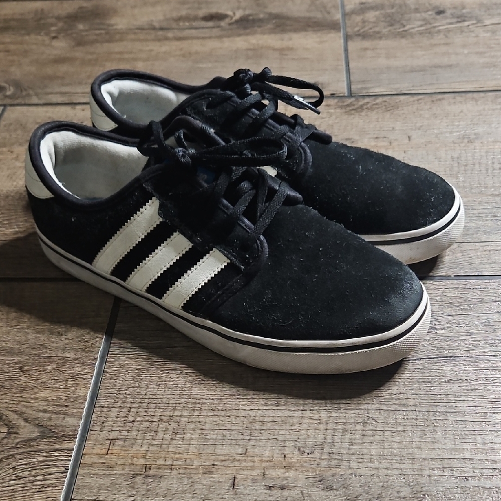 Adidas Seeley Black and White Striped Sneakers, sz 7